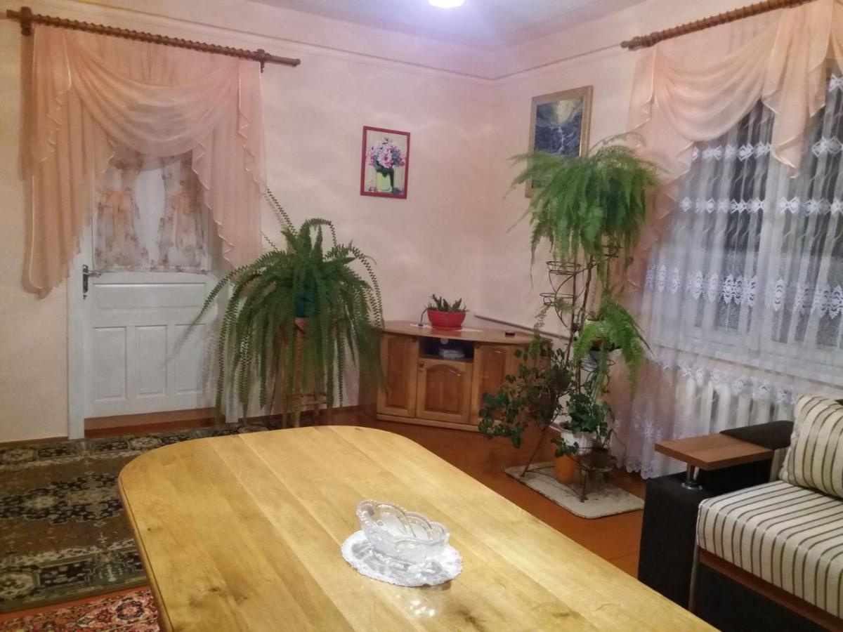 Bat'Kivska Hata Stari Kuty Buitenkant foto