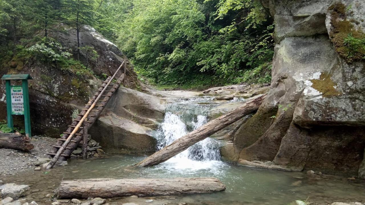Bat'Kivska Hata Stari Kuty Buitenkant foto